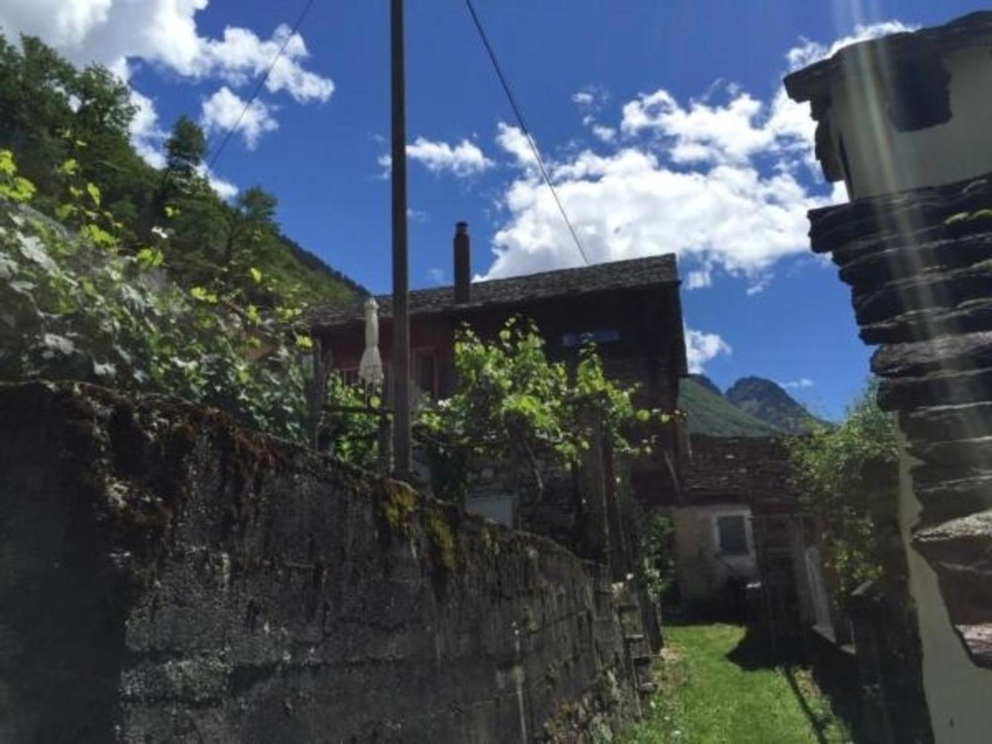 500Jaehriges Valserhaus Villa Malvaglia Bagian luar foto