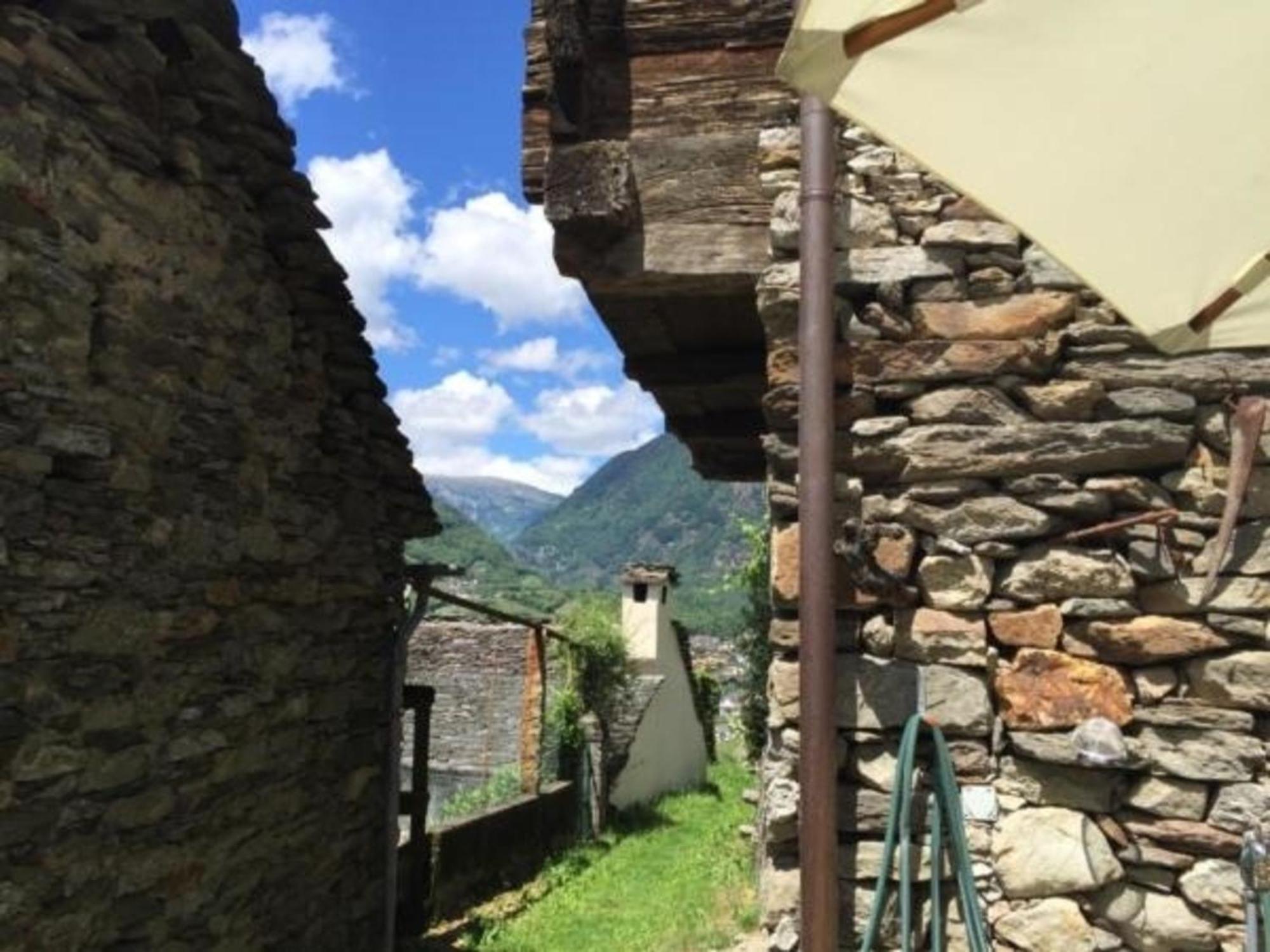 500Jaehriges Valserhaus Villa Malvaglia Bagian luar foto